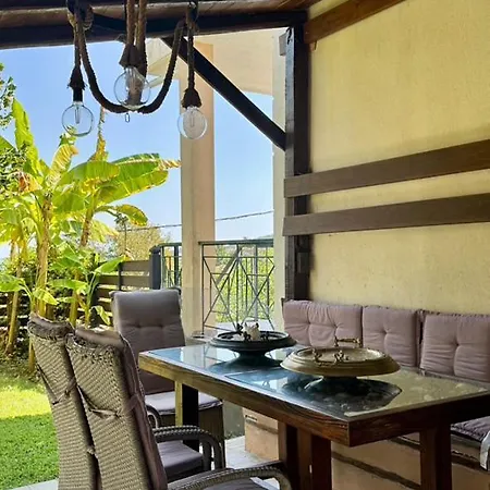 Lejlighed Luxury In Anasia, Amaryllis Skotina